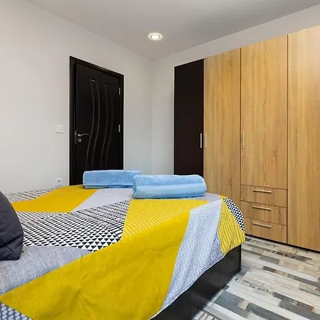 شقة Florance Flat Next To Old Town & Center New بلوفديف