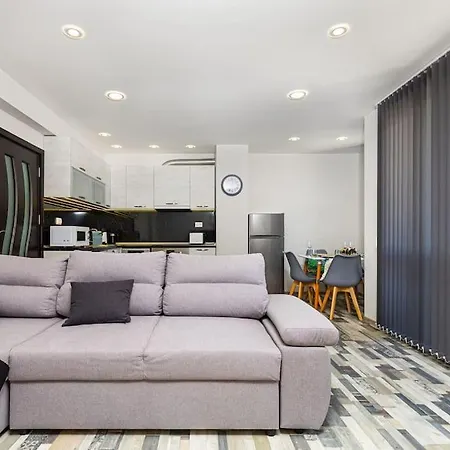 Διαμέρισμα Florance Flat Next To Old Town & Center New *
