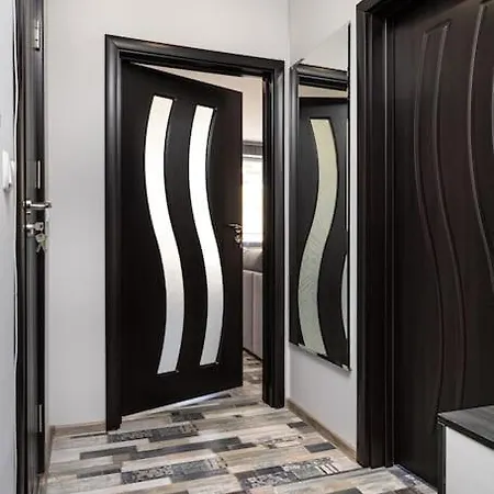 Florance Flat Next To Old Town & Center New *