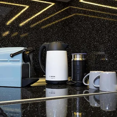 Florance Flat Next To Old Town & Center New