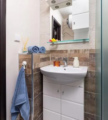 Florance Flat Next To Old Town & Center New 公寓